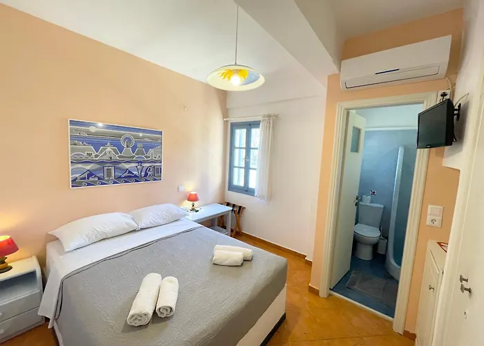 Asterias Mini Coastal Perivolos (Santorini)