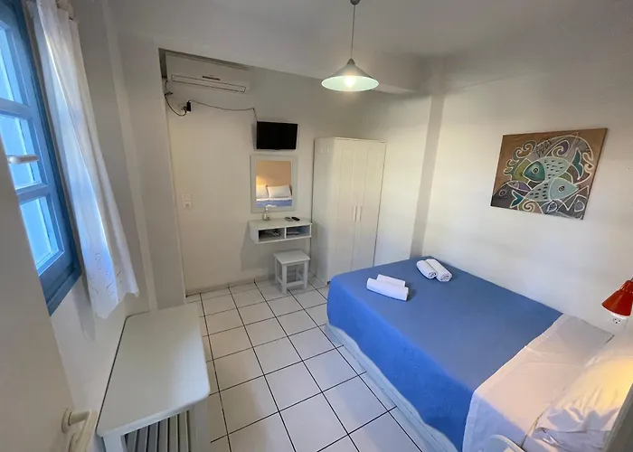 Asterias Mini Coastal * Perivolos (Santorini)