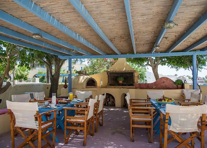 Asterias Mini Coastal Perivolos (Santorini)