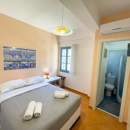 Asterias Mini Coastal Perivolos (Santorini)