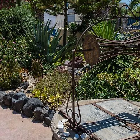 Asterias Mini Coastal Apartman Perivólosz