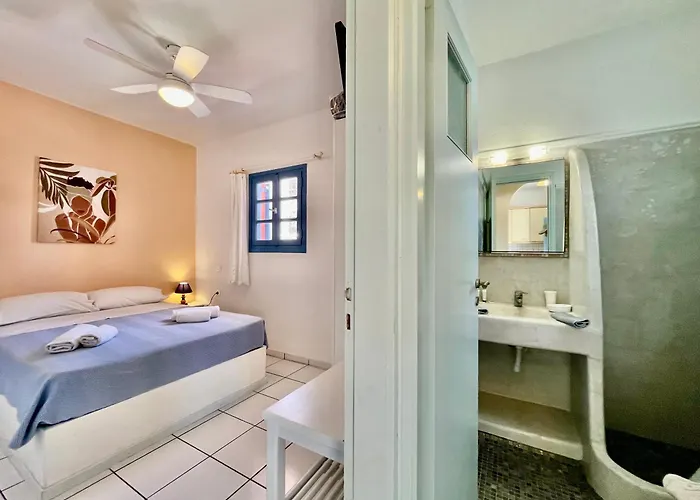 Asterias Mini Coastal Perivolos (Santorini)