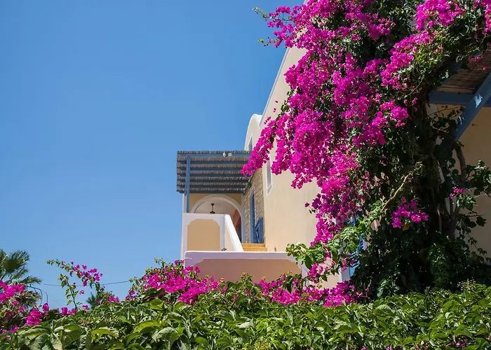 Asterias Mini Coastal Perivolos (Santorini)