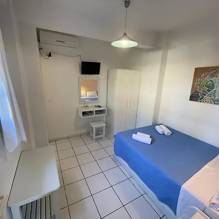 Asterias Mini Coastal * Perivolos (Santorini)