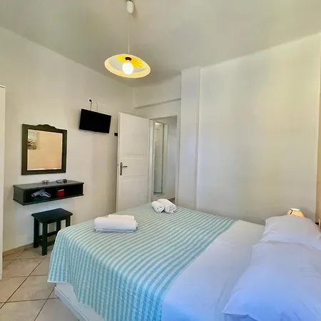 Asterias Mini Coastal * Perivolos (Santorini)